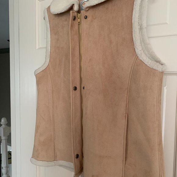 Talbots Tan Sherpa Lined Faux Suede Vest Size Medium - Picture 2 of 7